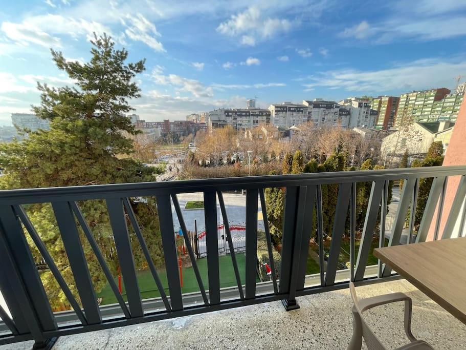 Idealapartments Llc 4 Prishtine Bagian luar foto
